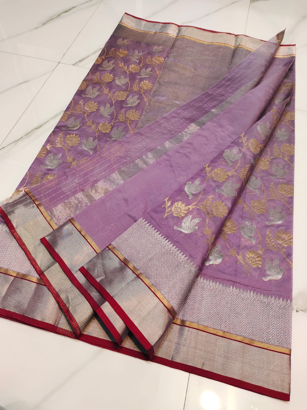 Handwoven Silver Elegant Lilac Mauve with Silver Bird Motifs and Zari Border Chanderi Pattu Silk Saree - Authentic Chanderi silk sarees Chanderi Saree - View 2