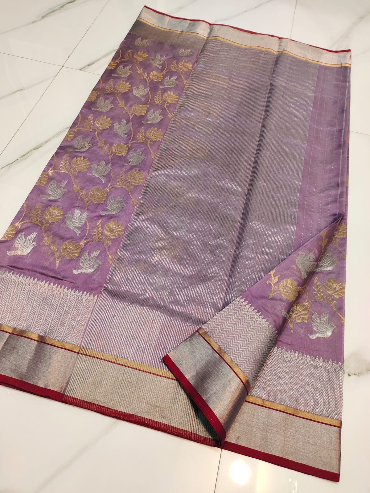 Handwoven Silver Elegant Lilac Mauve with Silver Bird Motifs and Zari Border Chanderi Pattu Silk Saree - Authentic Chanderi silk sarees Chanderi Saree - View 3