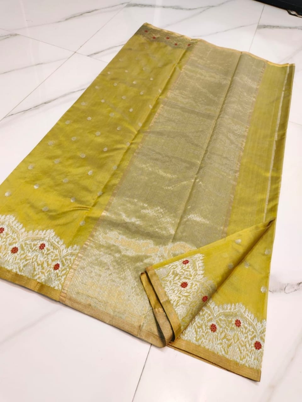Handwoven Silver Elegant Lime Yellow with Antique Silver Zari and Butta Work Chanderi Pattu Silk Saree - Authentic Chanderi silk sarees Chanderi Saree - View 3