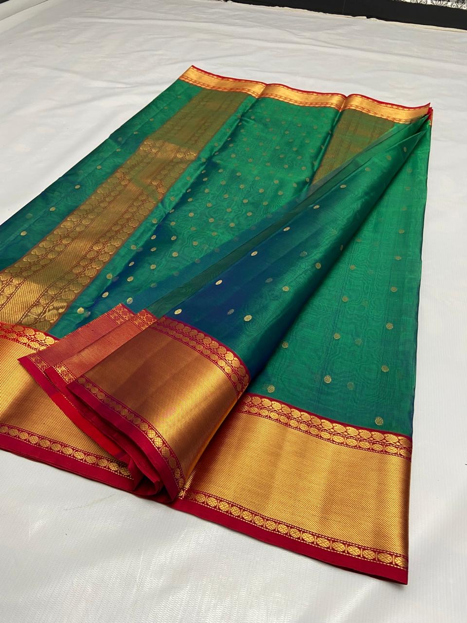Handwoven Gold Emerald Green with Gold Zari Border and Red Contrast Organza Chanderi Katan Silk Saree - Authentic Chanderi silk sarees Chanderi Saree - View 2