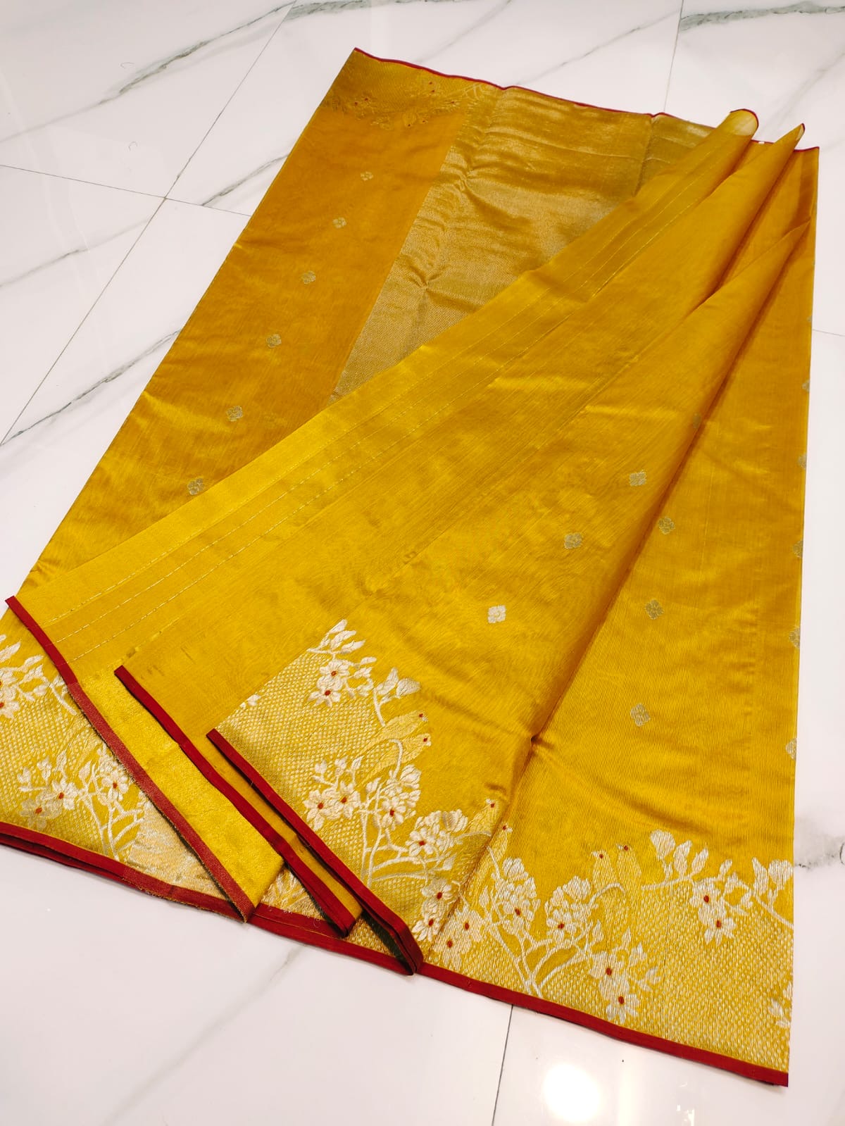 Handwoven Silver Radiant Mustard Yellow Chanderi with Silver Zari Scalloped Border Chanderi Pattu Silk Saree - Authentic Chanderi silk sarees Chanderi Saree - View 2