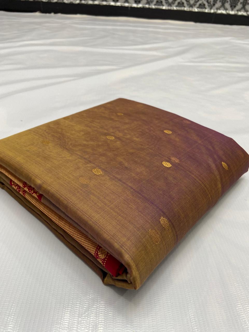 Handwoven Gold Smoky mauve with red and gold zari border Organza Chanderi Katan Silk Saree - Authentic Chanderi silk sarees Chanderi Saree - View 3