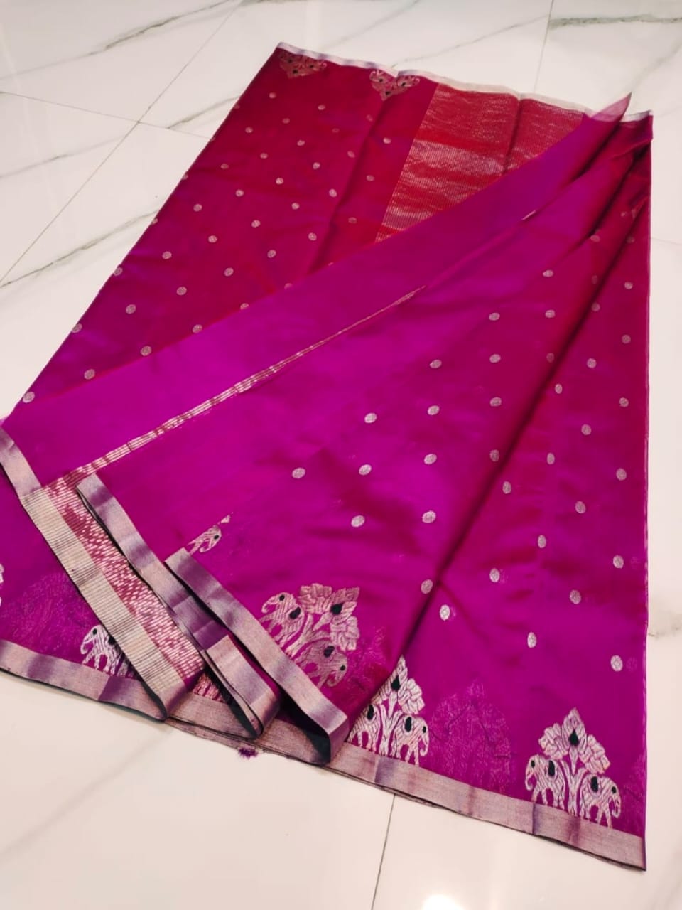 Handwoven Pink Vibrant Bright Pink Chanderi Pattu Silk Saree - Authentic Chanderi silk sarees Chanderi Saree - View 2