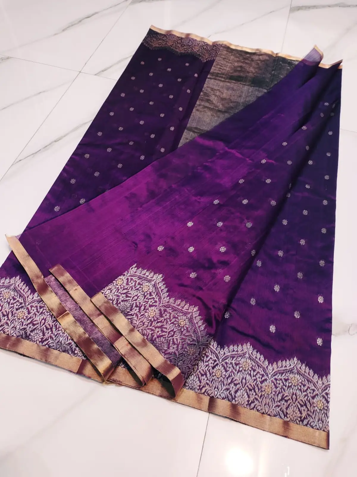 Handwoven Amethyst & Antique Gold Amethyst & Antique Gold Pattu Silk Saree - Authentic Chanderi Silk Saree Chanderi Saree - View 2