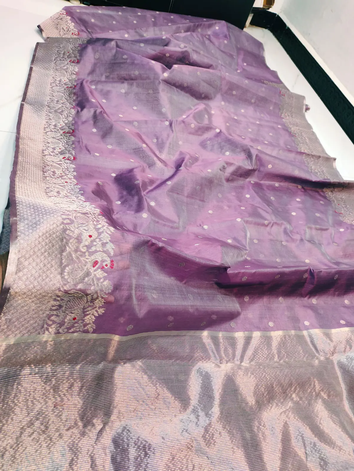 Amethyst Haze & Lustrous Silver Zari Pattu Silk Saree