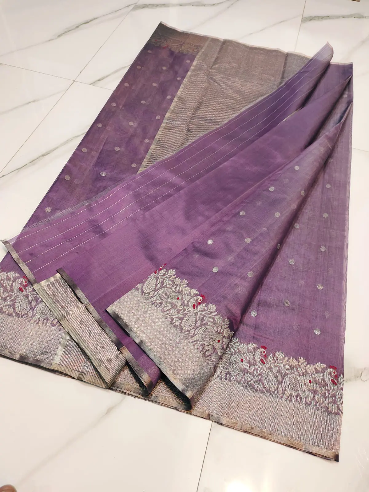 Handwoven Amethyst Haze & Lustrous Silver Zari Amethyst Haze & Lustrous Silver Zari Pattu Silk Saree - Authentic Chanderi Silk Saree Chanderi Saree - View 2