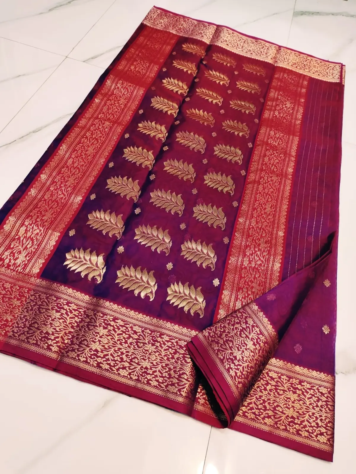 Handwoven Amethyst Purple & Ruby Red Amethyst Purple with Ruby Red and Antique Gold Zari Kataan Silk - Authentic Chanderi Silk Saree Chanderi Saree - View 2