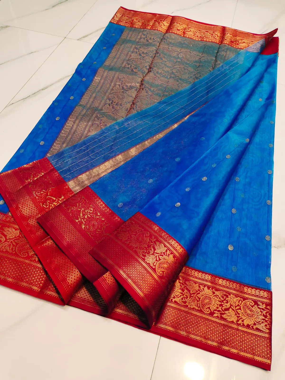 Handwoven Azure Blue Azure Blue with Regal Red Temple Border and Antique Gold Zari Kataan Silk - Authentic Chanderi Silk Saree Chanderi Saree - View 4