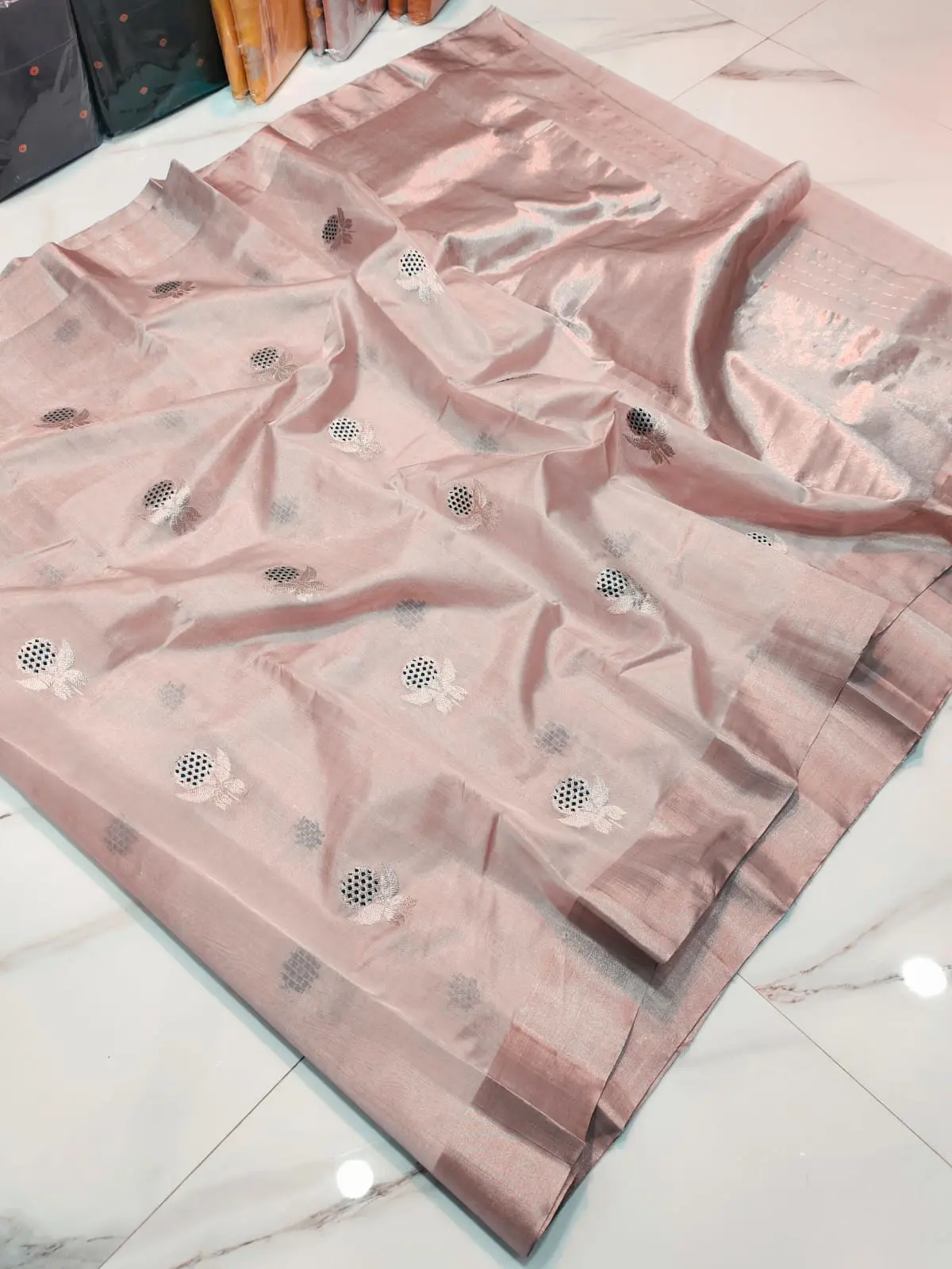 Handwoven Blushing Rose Gold Blushing Rose Gold Pattu Silk Saree - Authentic Chanderi Silk Saree Chanderi Saree - View 1
