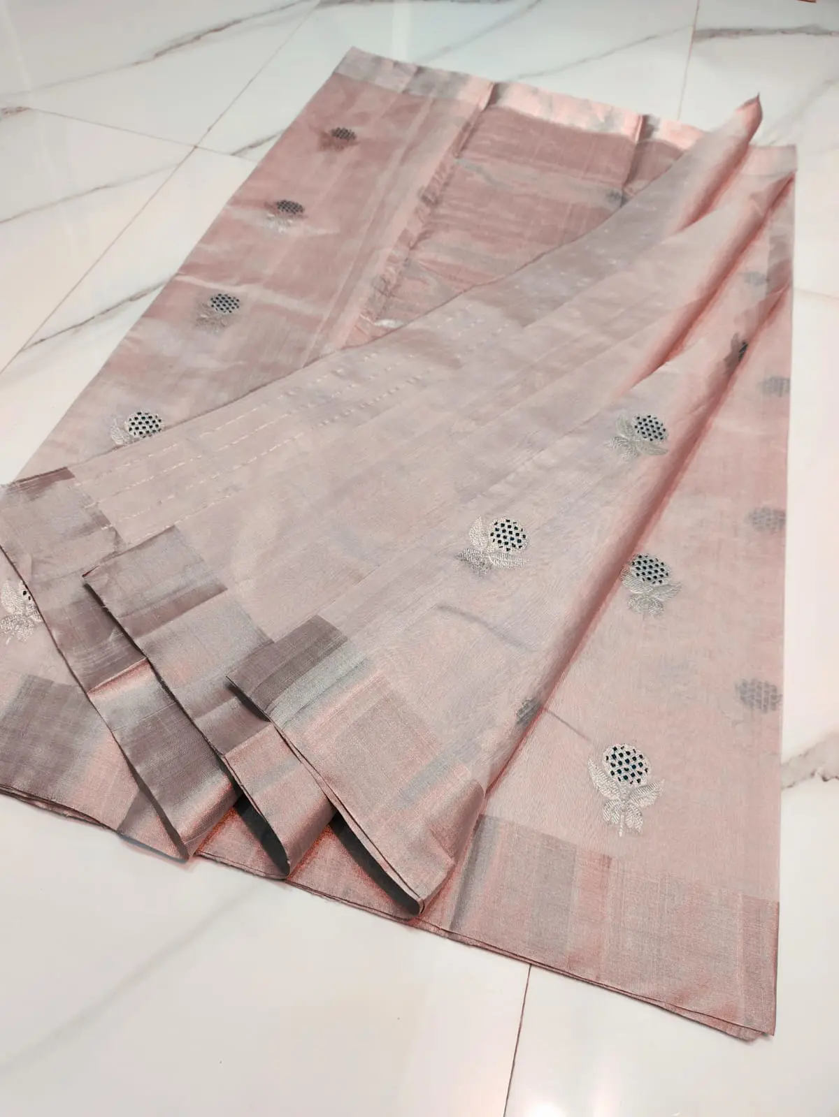 Handwoven Blushing Rose Gold Blushing Rose Gold Pattu Silk Saree - Authentic Chanderi Silk Saree Chanderi Saree - View 2