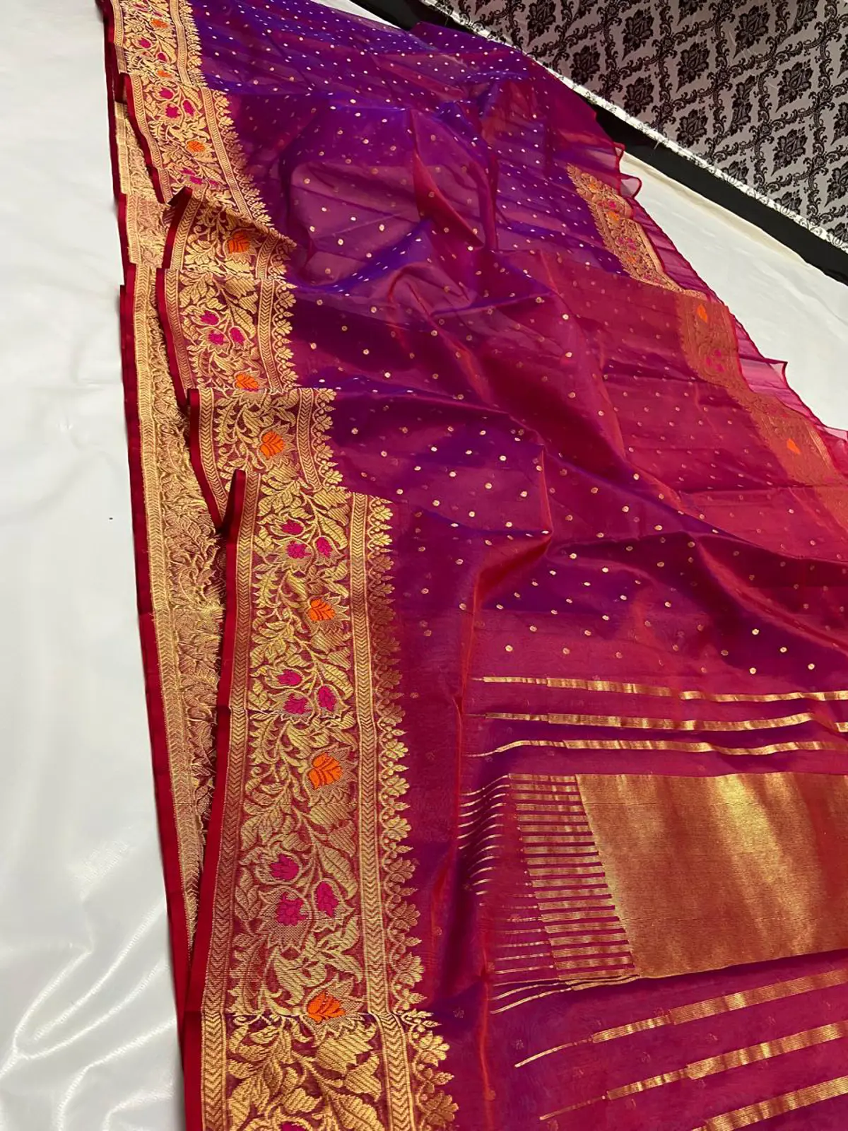 Handwoven Crimson Plum with Antique Gold Zari and Pink Accents Crimson Plum with Intricate Antique Gold Zari Floral Motifs Kataan Silk - Authentic Chanderi Silk Saree Chanderi Saree - View 3
