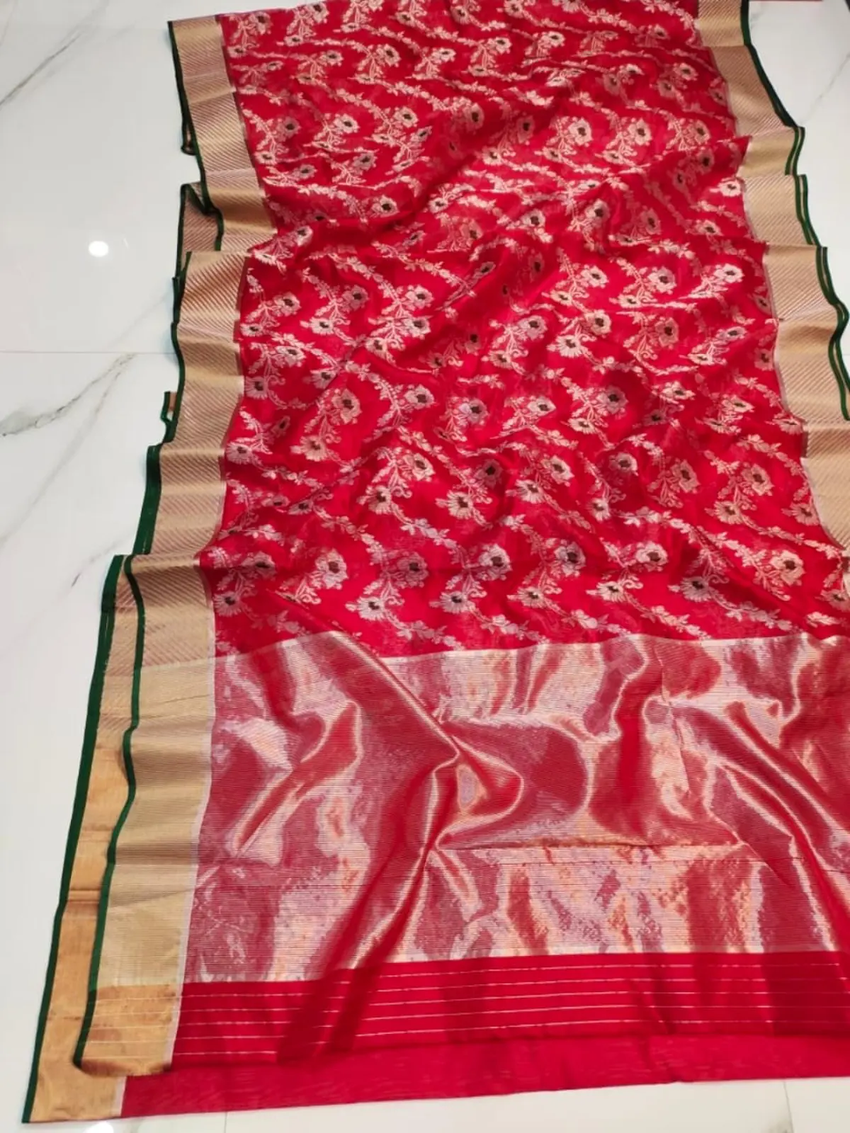 Handwoven Crimson Radiance with Antique Gold and Deep Emerald Accents Crimson Radiance with Antique Gold and Deep Emerald Accents Pattu Silk Saree - Authentic Chanderi Silk Saree Chanderi Saree - View 2