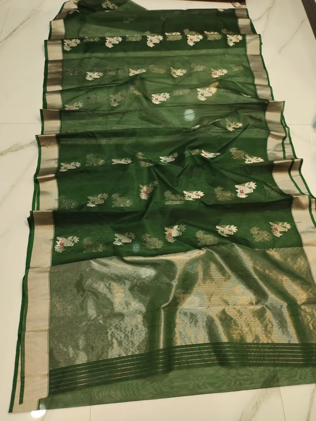 Handwoven Emerald Forest with Dual-Tone Zari Emerald Forest with Dual-Tone Zari Kataan Silk Saree - Authentic Chanderi Silk Saree Chanderi Saree