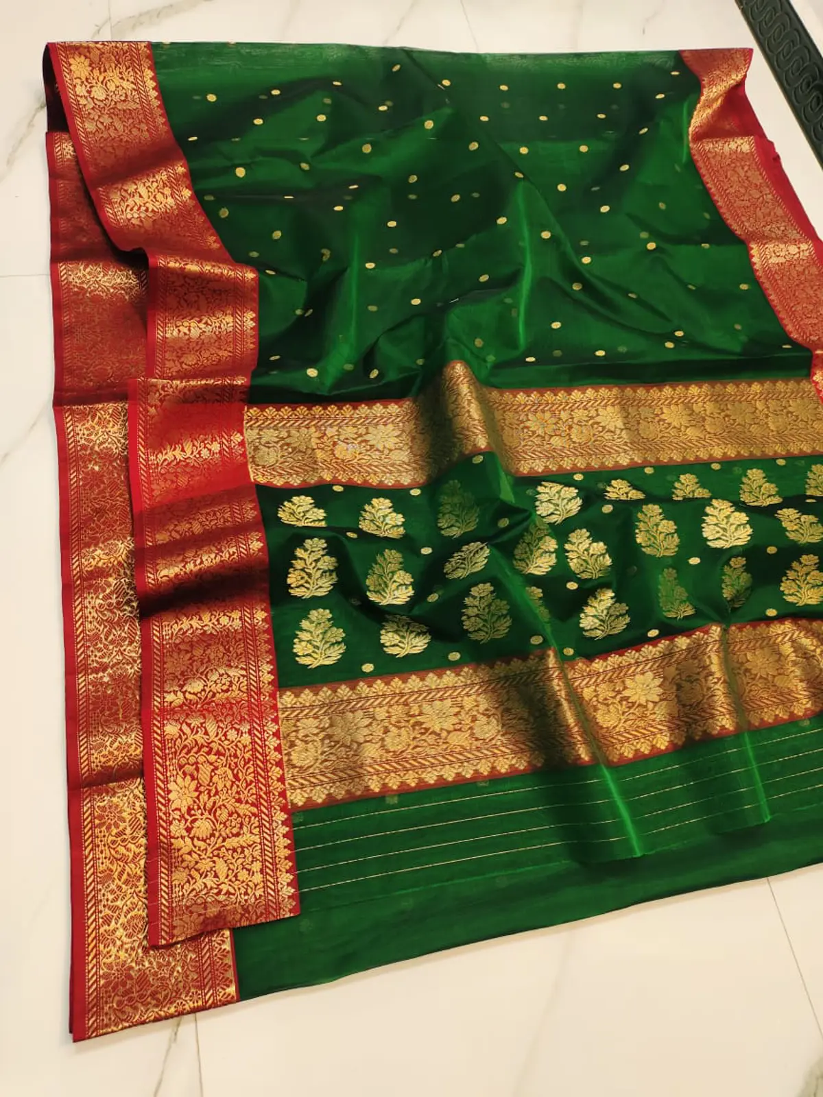 Handwoven Emerald Green Emerald Green with Golden Buti and Border Kataan Silk - Authentic Chanderi Silk Saree Chanderi Saree - View 4