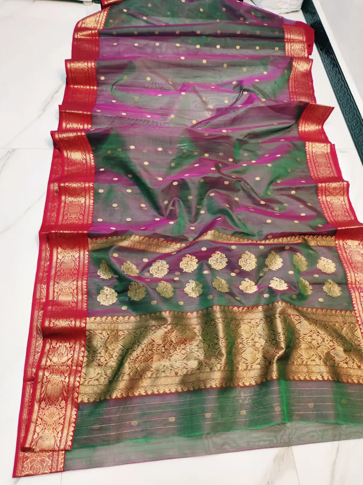 Handwoven Emerald Green Emerald Green with Royal Purple and Gold Zari Kataan Silk - Authentic Chanderi Silk Saree Chanderi Saree - View 3