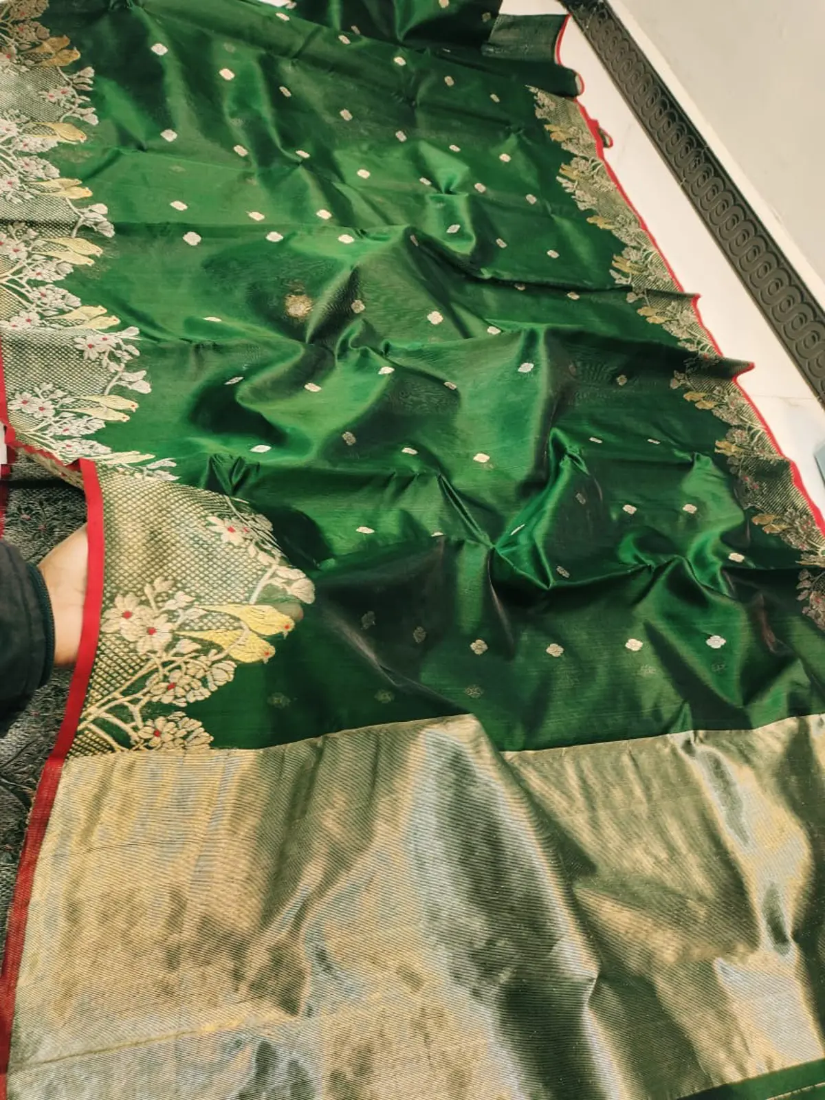 Handwoven Emerald Verdant with Antique Gold Zari Emerald Verdant with Antique Gold Zari Pattu Silk Saree - Authentic Chanderi Silk Saree Chanderi Saree