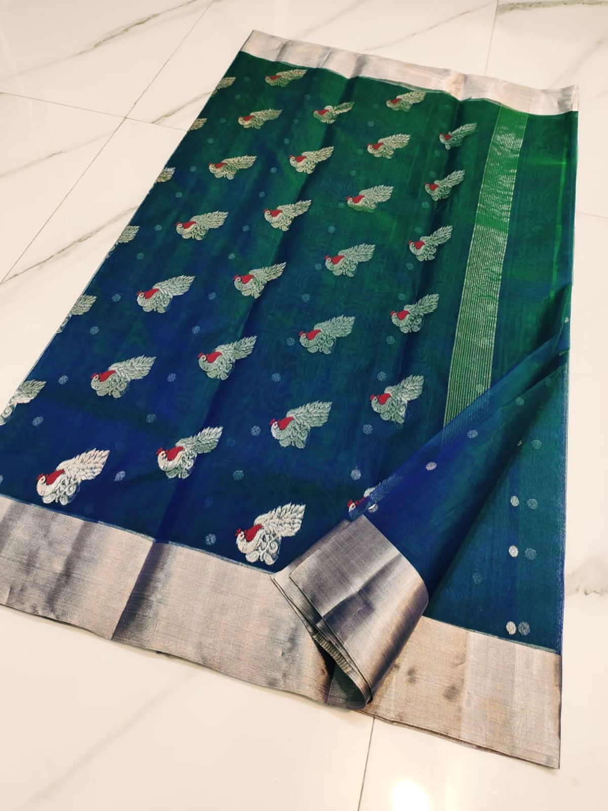 Handwoven Deep Plum Violet Dual Tone Exquisite Dual Tone Royal Blue Green Pure Katan Silk Saree - Authentic Chanderi Silk Saree Chanderi Saree - View 3