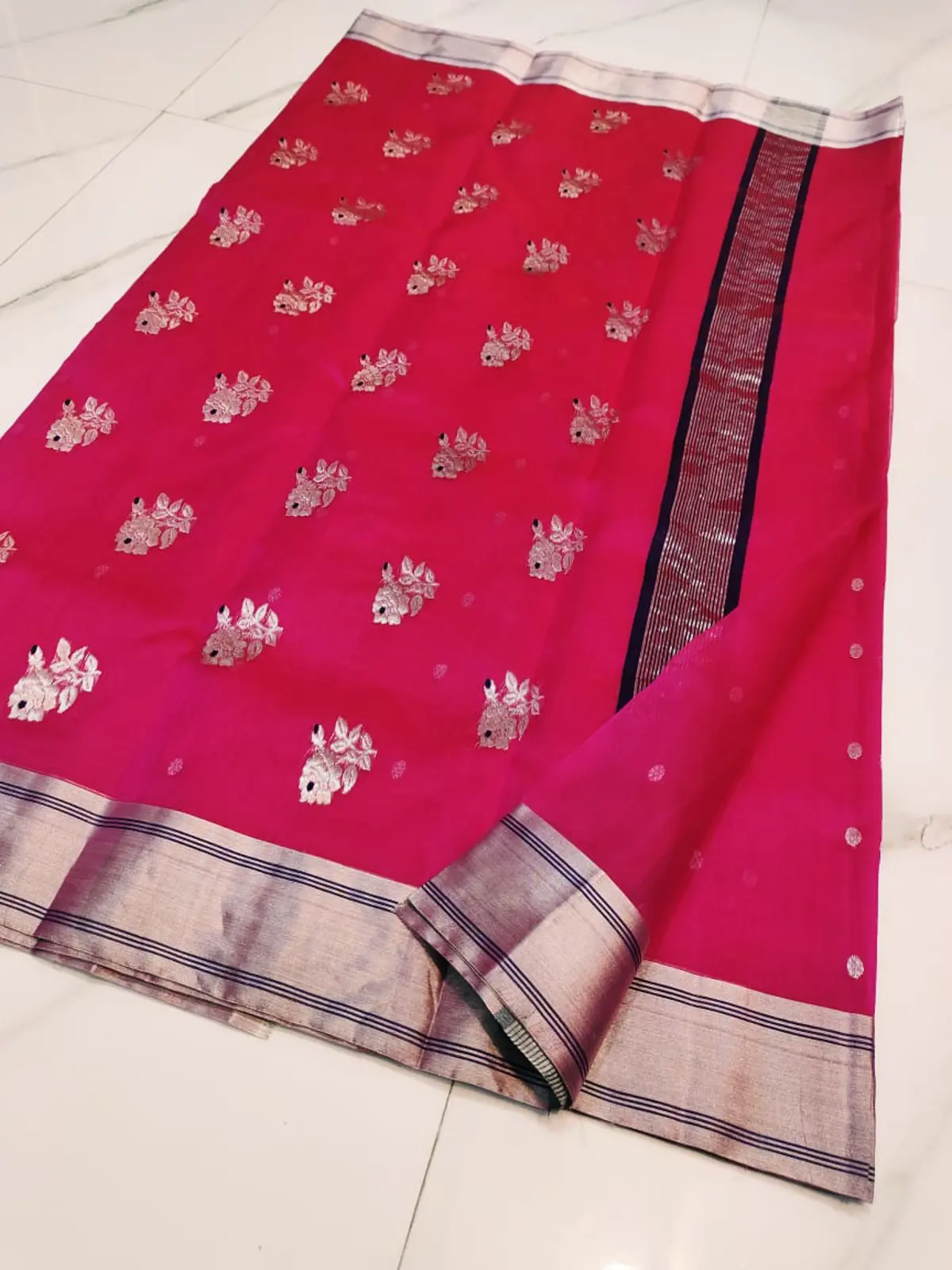 Handwoven Fuchsia & Silver Zari Fuchsia & Silver Zari Kataan Silk Saree - Authentic Chanderi Silk Saree Chanderi Saree - View 2