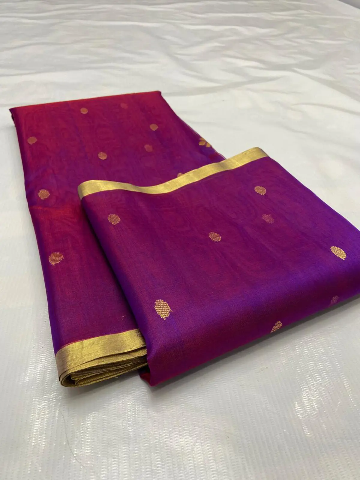 Handwoven Fuchsia Magenta Fuchsia Magenta with Antique Gold Zari Bootis and Border Kataan Silk - Authentic Chanderi Silk Saree Chanderi Saree - View 1