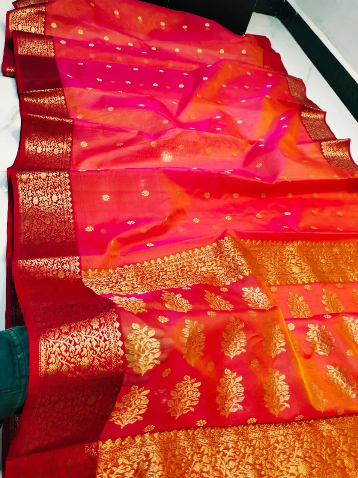 Handwoven Fuchsia & Tangerine Gold Fuchsia Sunset with Opulent Gold Zari Buti Kataan Silk - Authentic Chanderi Silk Saree Chanderi Saree - View 2