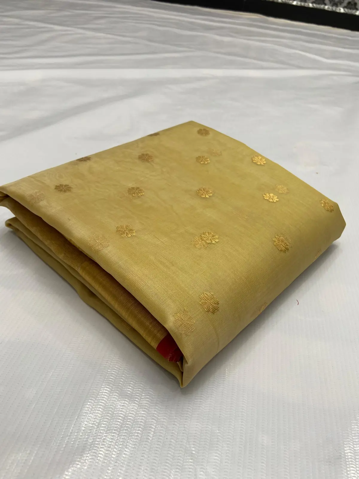 Gilded Gold with Delicate Floral Zari Bootis Kataan Silk - Handloom Chanderi Saree