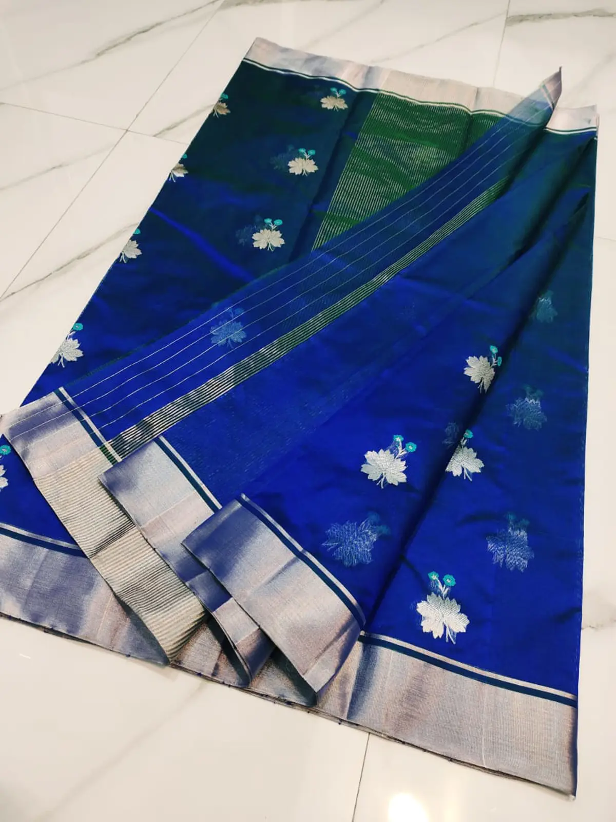 Handwoven Imperial Cobalt & Verdant Silver Imperial Cobalt & Verdant Silver Pattu Silk Saree - Authentic Chanderi Silk Saree Chanderi Saree - View 2