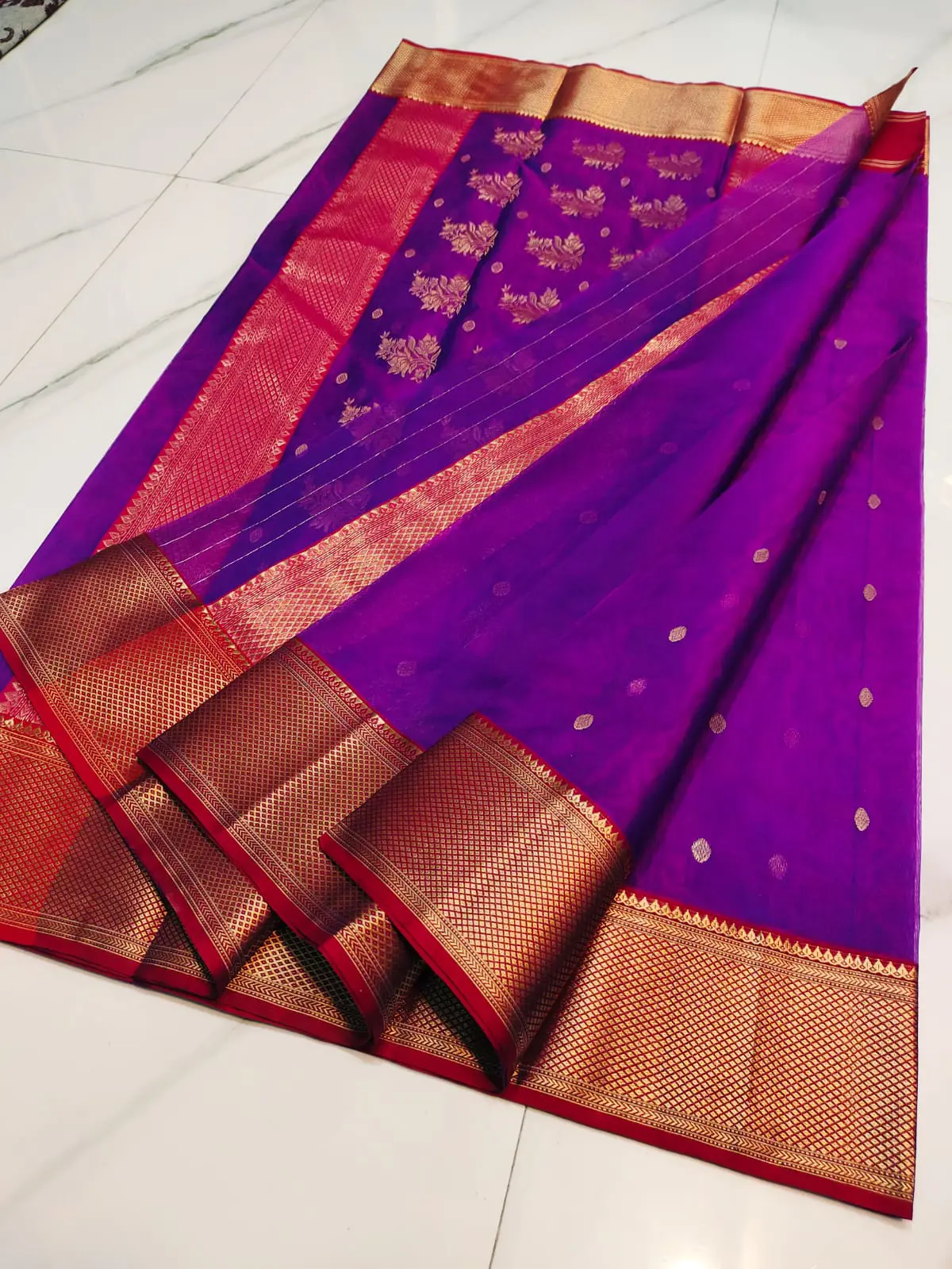 Handwoven Imperial Magenta & Ruby Red Imperial Magenta with Ruby Red Kadiyal Border and Gold Zari Buttis Chanderi Silk - Authentic Chanderi Silk Saree Chanderi Saree - View 5