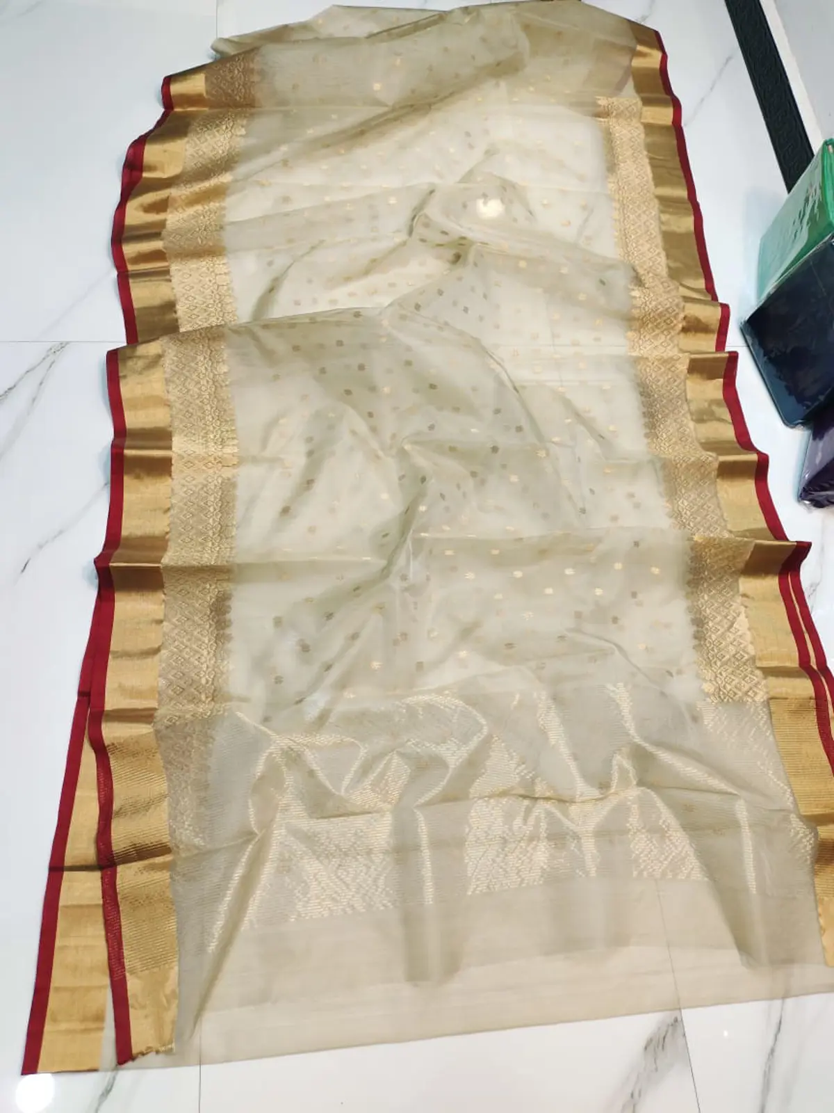 Handwoven Ivory Mist & Antique Gold with Maroon Accents Ivory Mist with Antique Gold Zari Booti Kataan Silk - Authentic Chanderi Silk Saree Chanderi Saree
