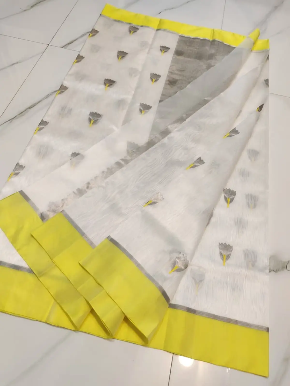 Handwoven Ivory White Ivory White with Leaf Motifs Zari Pattu Silk - Authentic Chanderi Silk Saree Chanderi Saree - View 5