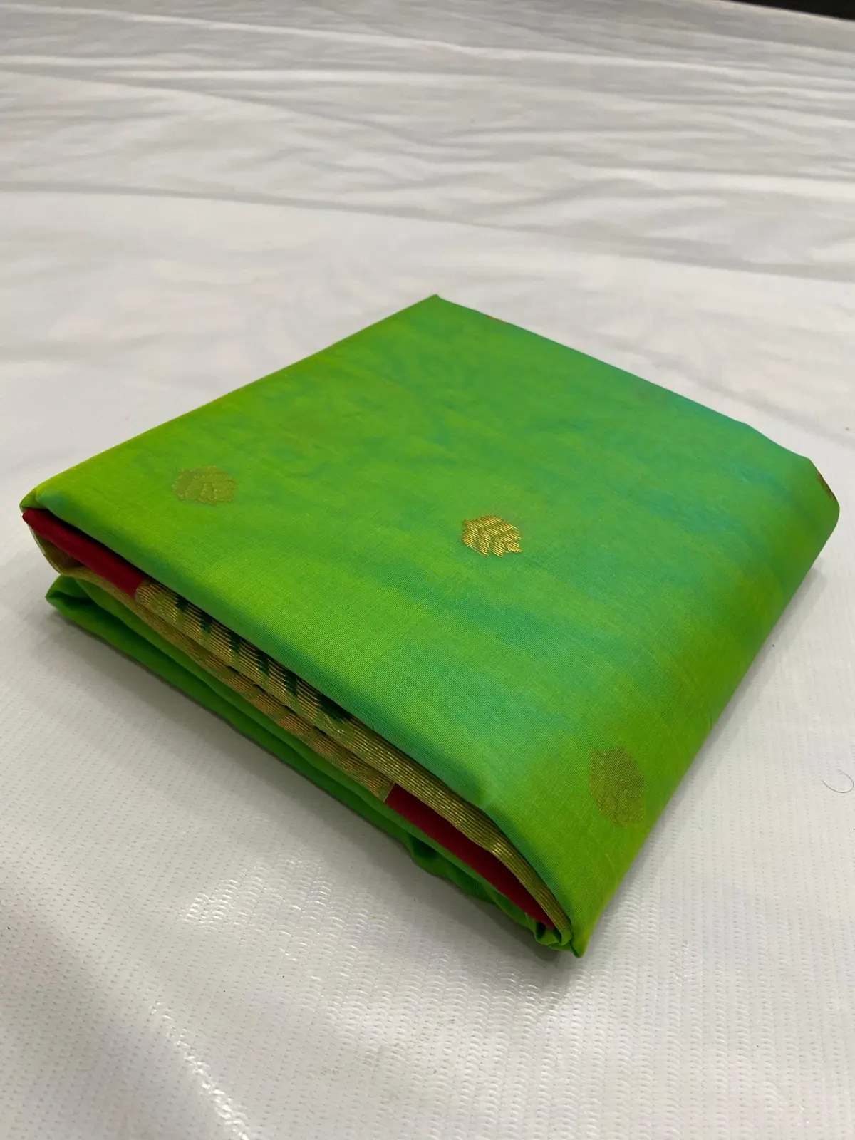 Handwoven Lime Green & Red Lime Zest with Gold Leaf Zari Kataan Silk - Authentic Chanderi Silk Saree Chanderi Saree - View 3