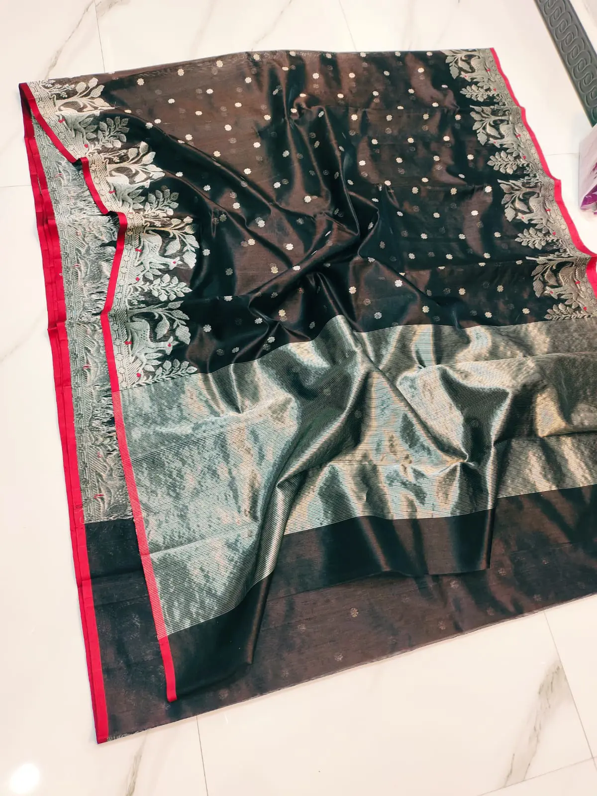 Handwoven Obsidian Dusk, Moonlit Silver, and Crimson Obsidian Dusk, Moonlit Silver, and Crimson Pattu Silk Saree - Authentic Chanderi Silk Saree Chanderi Saree - View 2