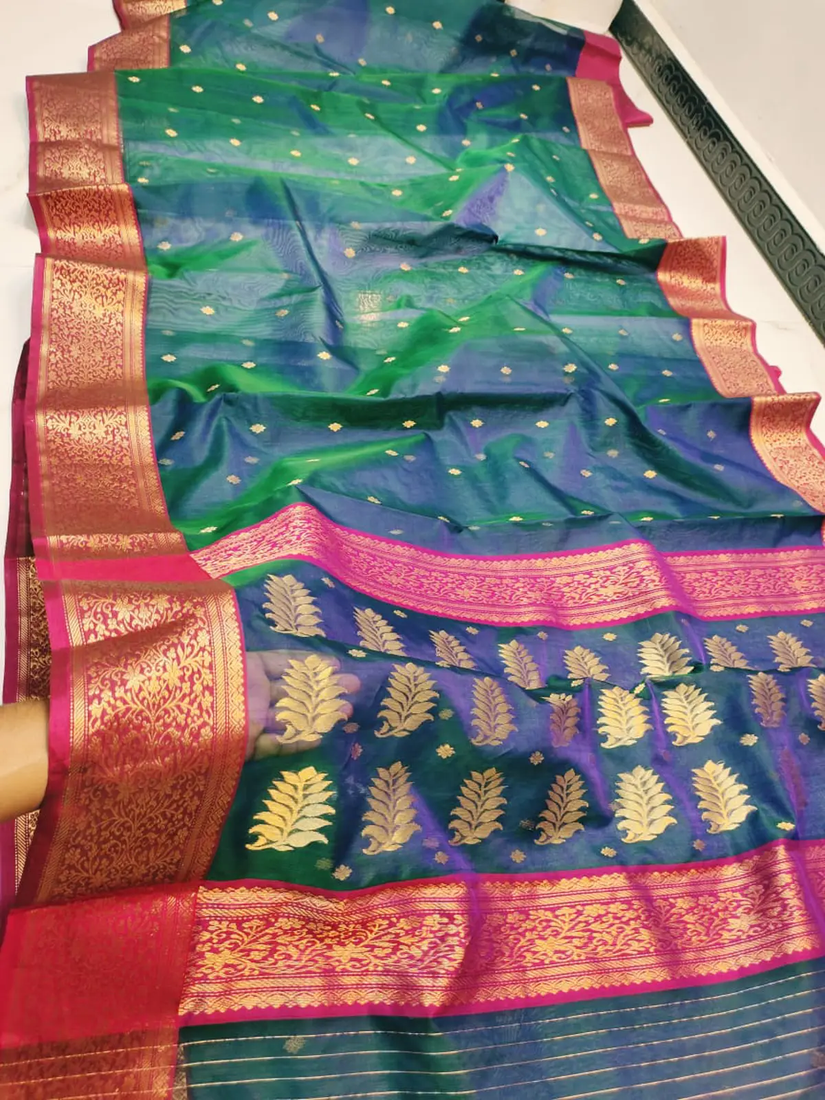 Handwoven Peacock Teal & Rose Pink with Antique Gold Peacock Teal with Rose Pink and Gold Zari Border Chanderi Silk - Authentic Chanderi Silk Saree Chanderi Saree - View 2