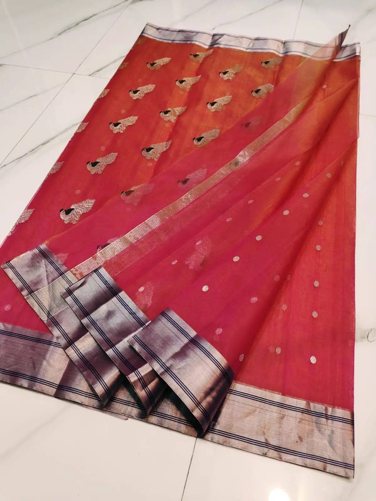 Handwoven Fuchsia & Silver Radiant Fuchsia with Silver Peacock Motifs Kataan Silk - Authentic Chanderi Silk Saree Chanderi Saree - View 5
