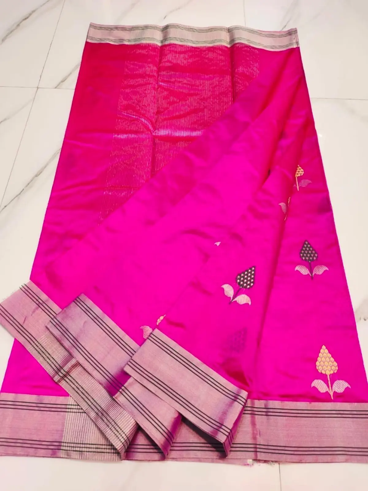 Handwoven Rani Pink Rani Pink Pattu Silk Saree - Authentic Chanderi Silk Saree Chanderi Saree - View 2