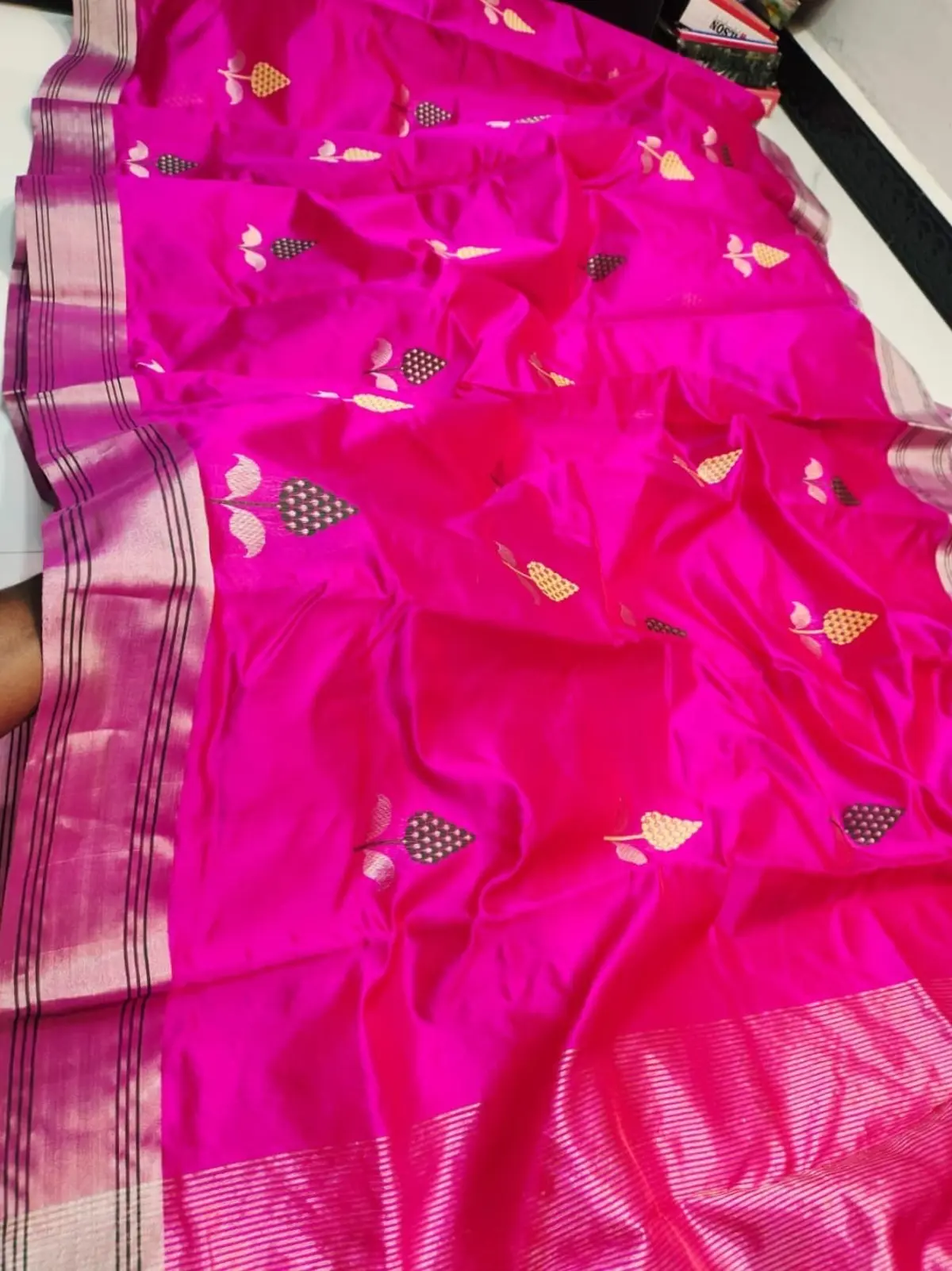 Handwoven Rani Pink Rani Pink Pattu Silk Saree - Authentic Chanderi Silk Saree Chanderi Saree - View 3