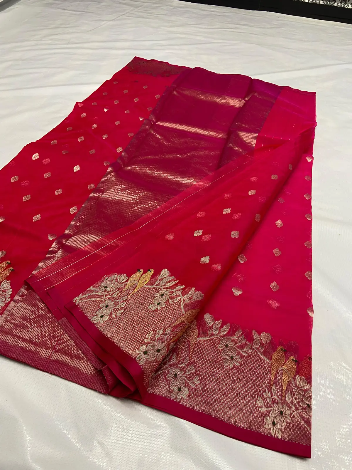 Handwoven Rani Pink with Antique Gold Zari Rani Pink with Delicate Gold Buti Kataan Silk - Authentic Chanderi Silk Saree Chanderi Saree - View 4