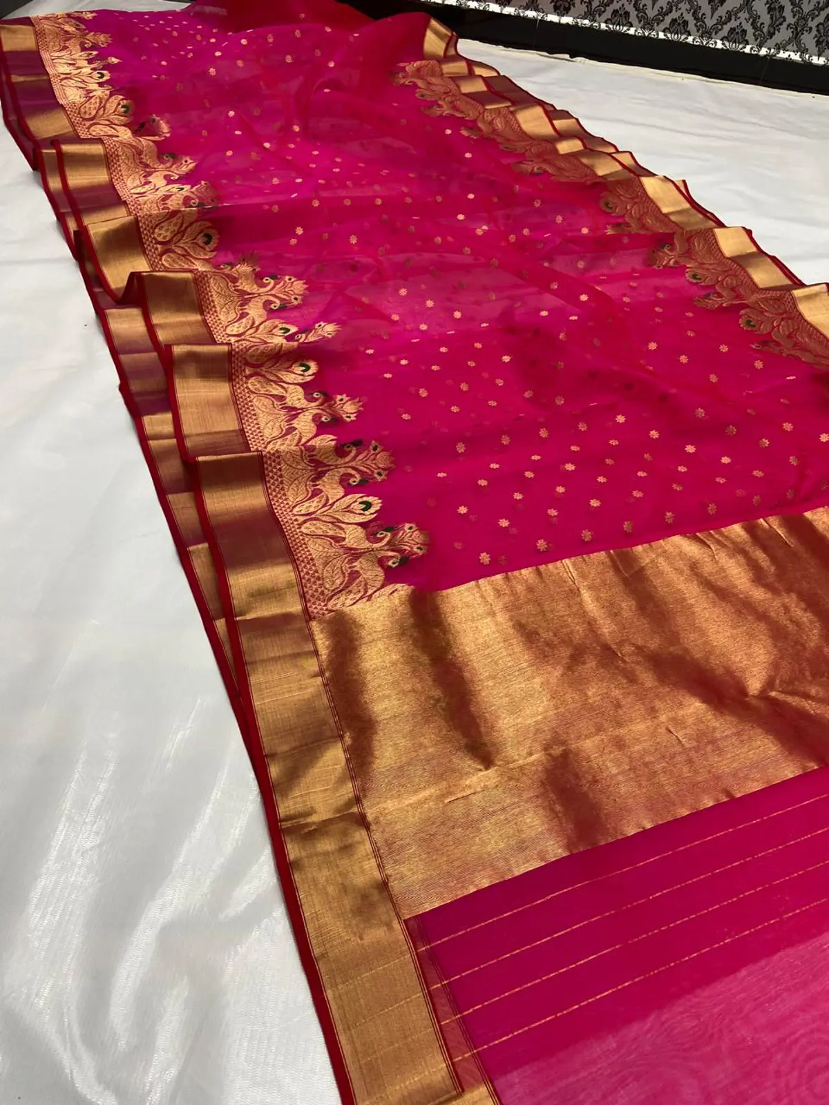 Handwoven Rani Pink Rani Pink with Gilded Zari Booti Kataan Silk - Authentic Chanderi Silk Saree Chanderi Saree - View 4