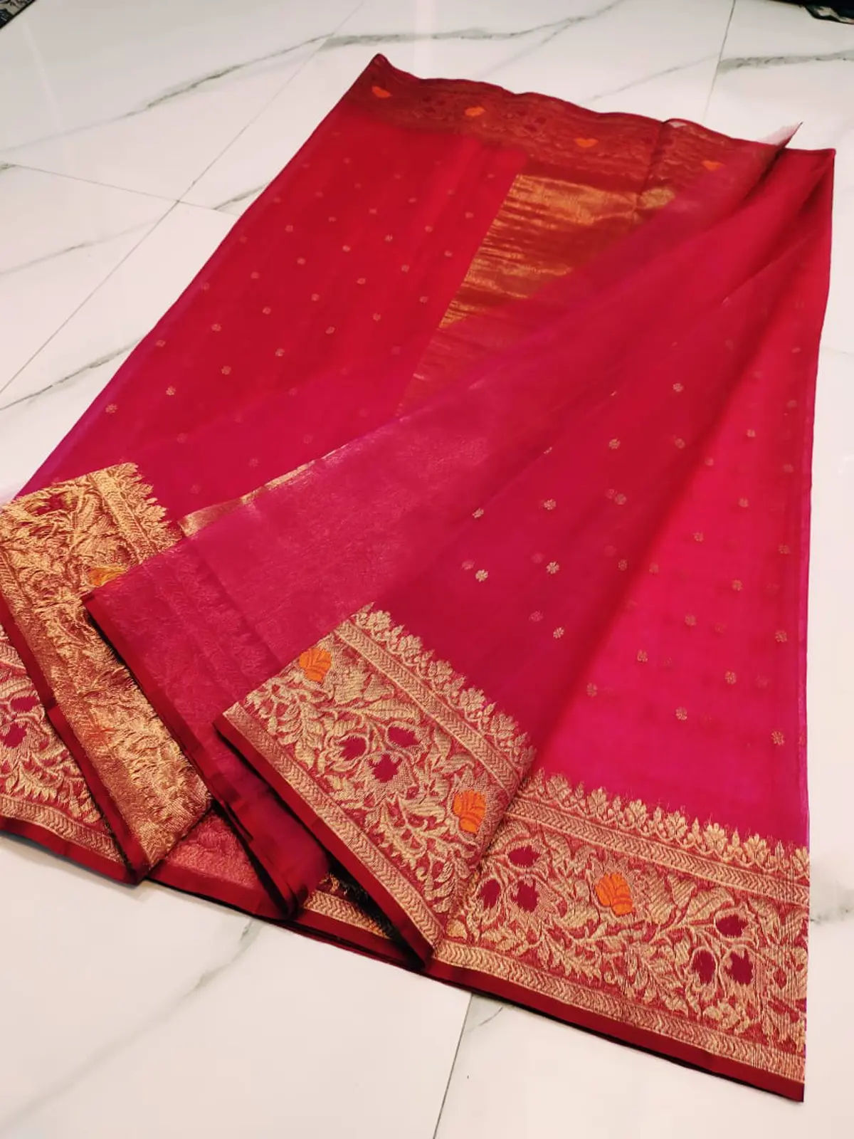 Handwoven Rani Pink & Antique Gold Rani Pink with Opulent Gold Zari Weave Kataan Silk - Authentic Chanderi Silk Saree Chanderi Saree - View 4