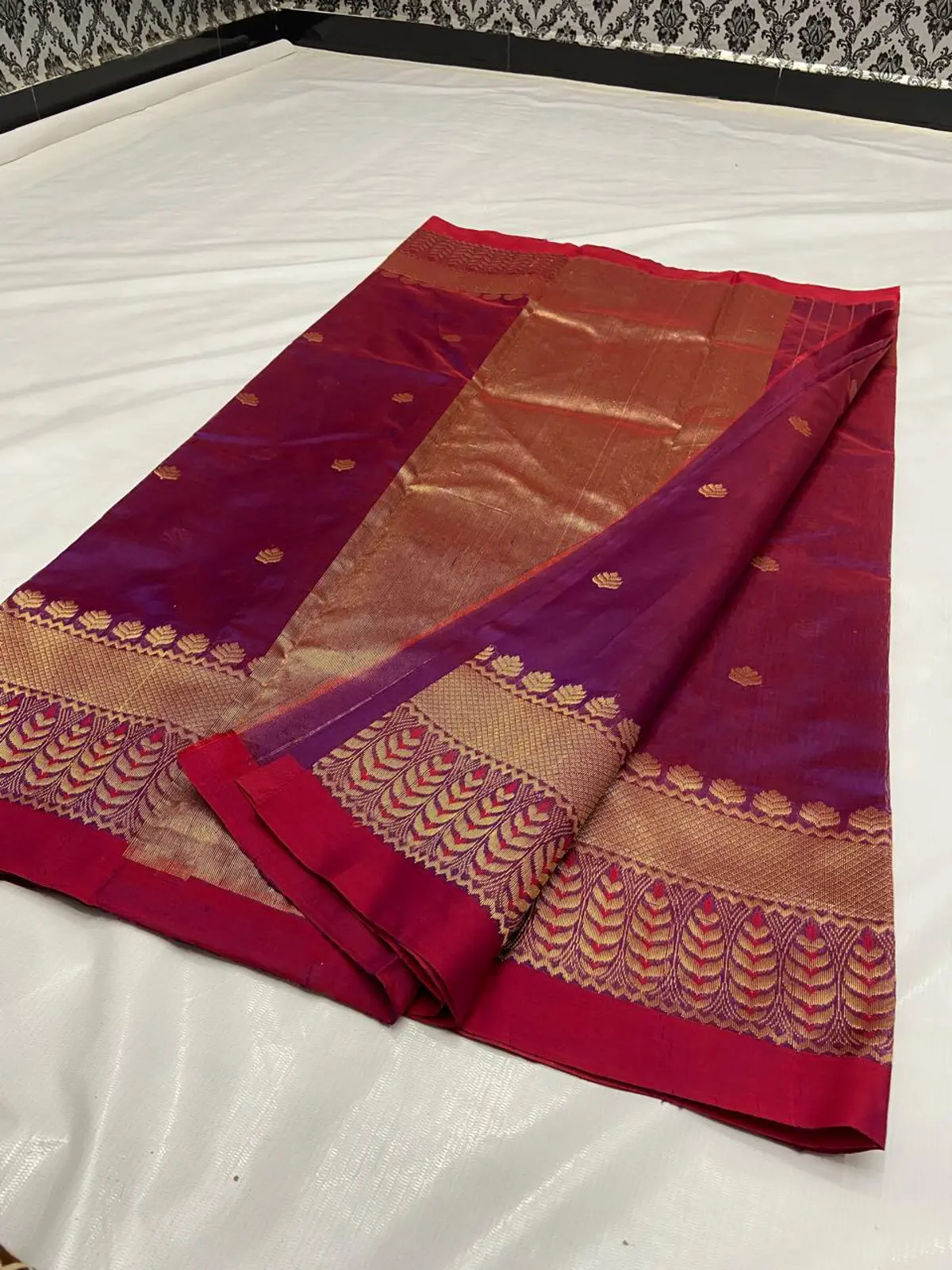 Handwoven Regal Amethyst & Crimson with Antique Gold Regal Amethyst & Crimson with Antique Gold Pattu Silk Saree - Authentic Chanderi Silk Saree Chanderi Saree - View 3