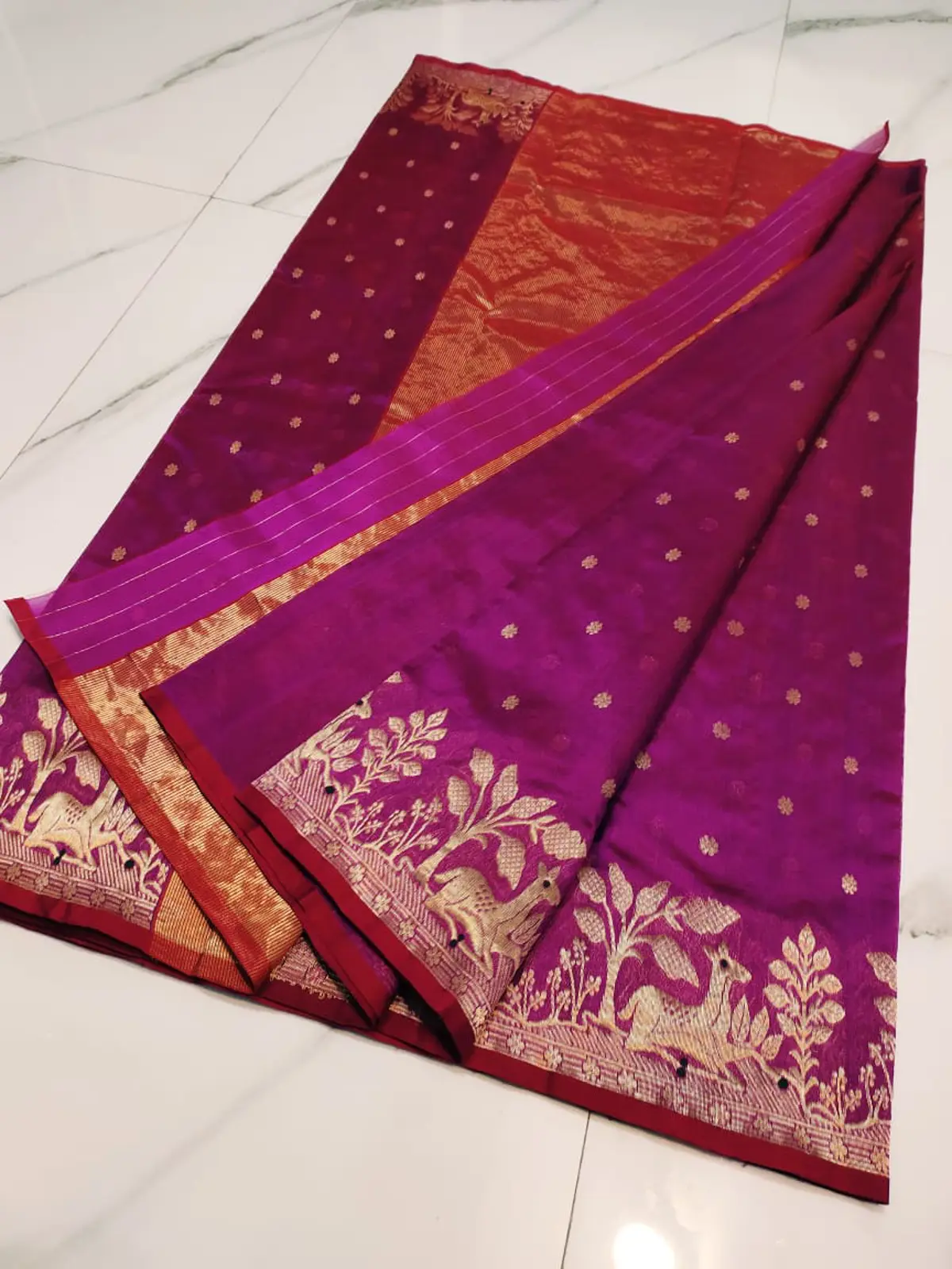 Handwoven Fuchsia Regal Fuchsia with Golden Peacock Border Pattu Silk - Authentic Chanderi Silk Saree Chanderi Saree - View 4