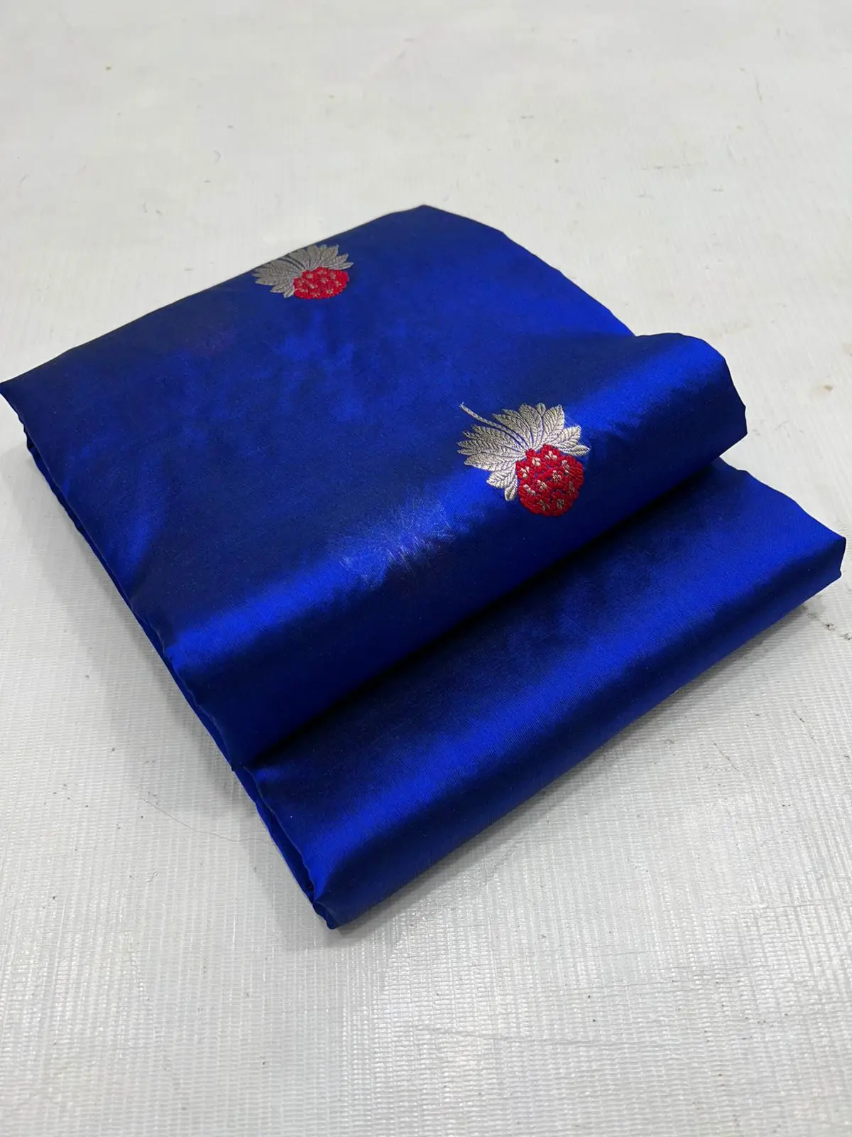 Handwoven Royal Blue Royal Blue Pattu Silk Saree - Authentic Chanderi Silk Saree Chanderi Saree - View 2