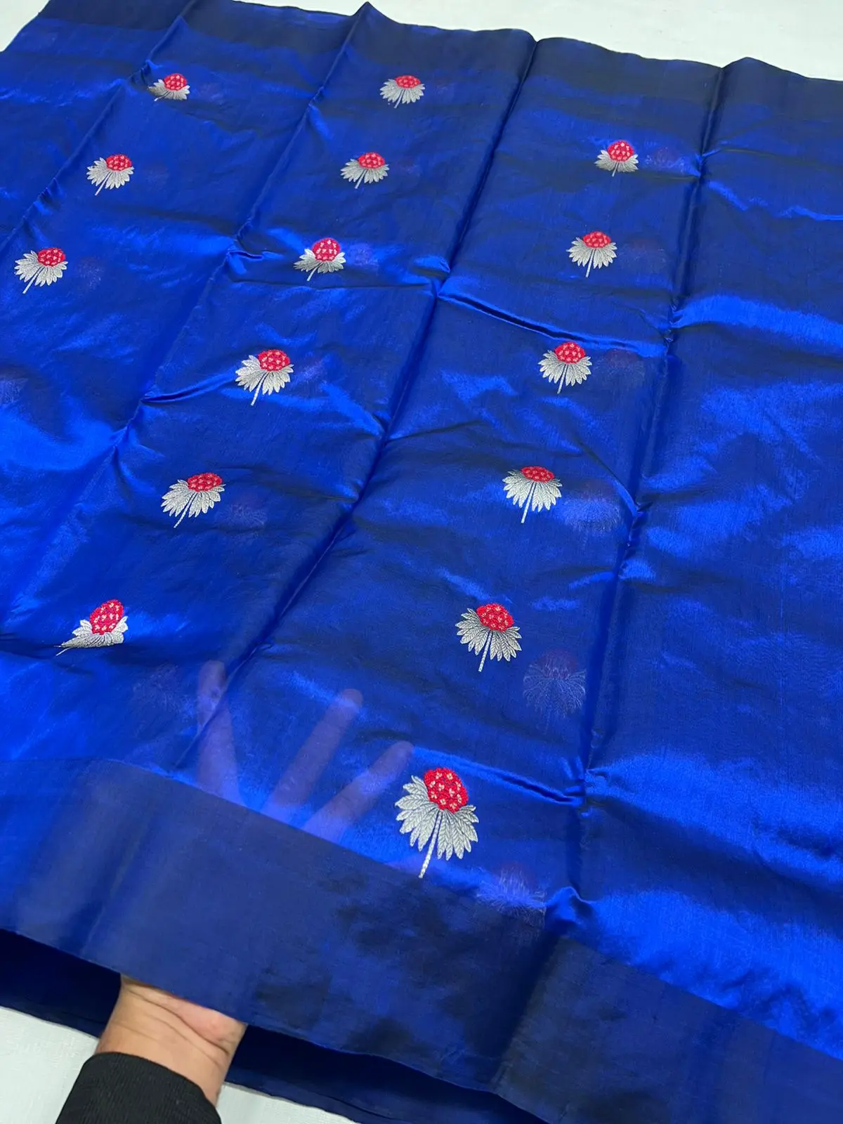 Handwoven Royal Blue Royal Blue Pattu Silk Saree - Authentic Chanderi Silk Saree Chanderi Saree - View 3