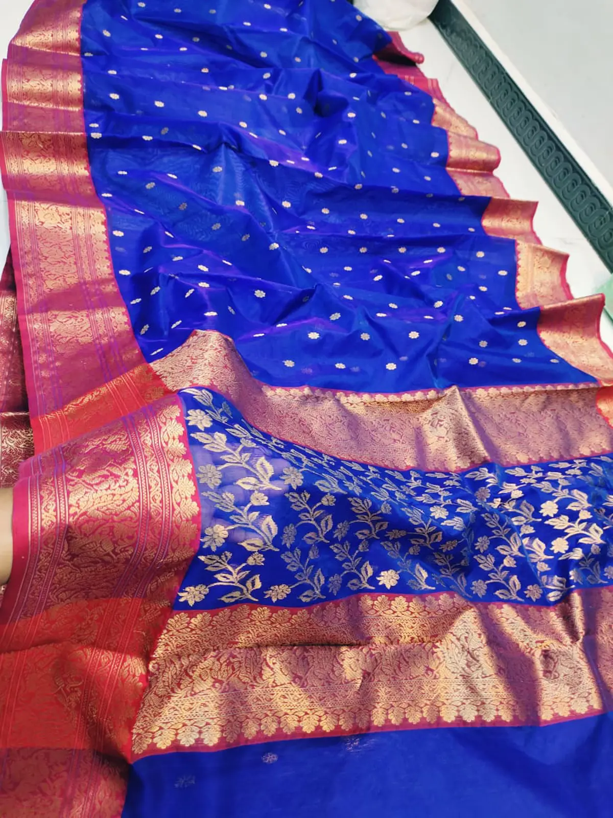 Handwoven Royal Blue Royal Blue with Intricate Floral Zari Kataan Silk - Authentic Chanderi Silk Saree Chanderi Saree - View 2