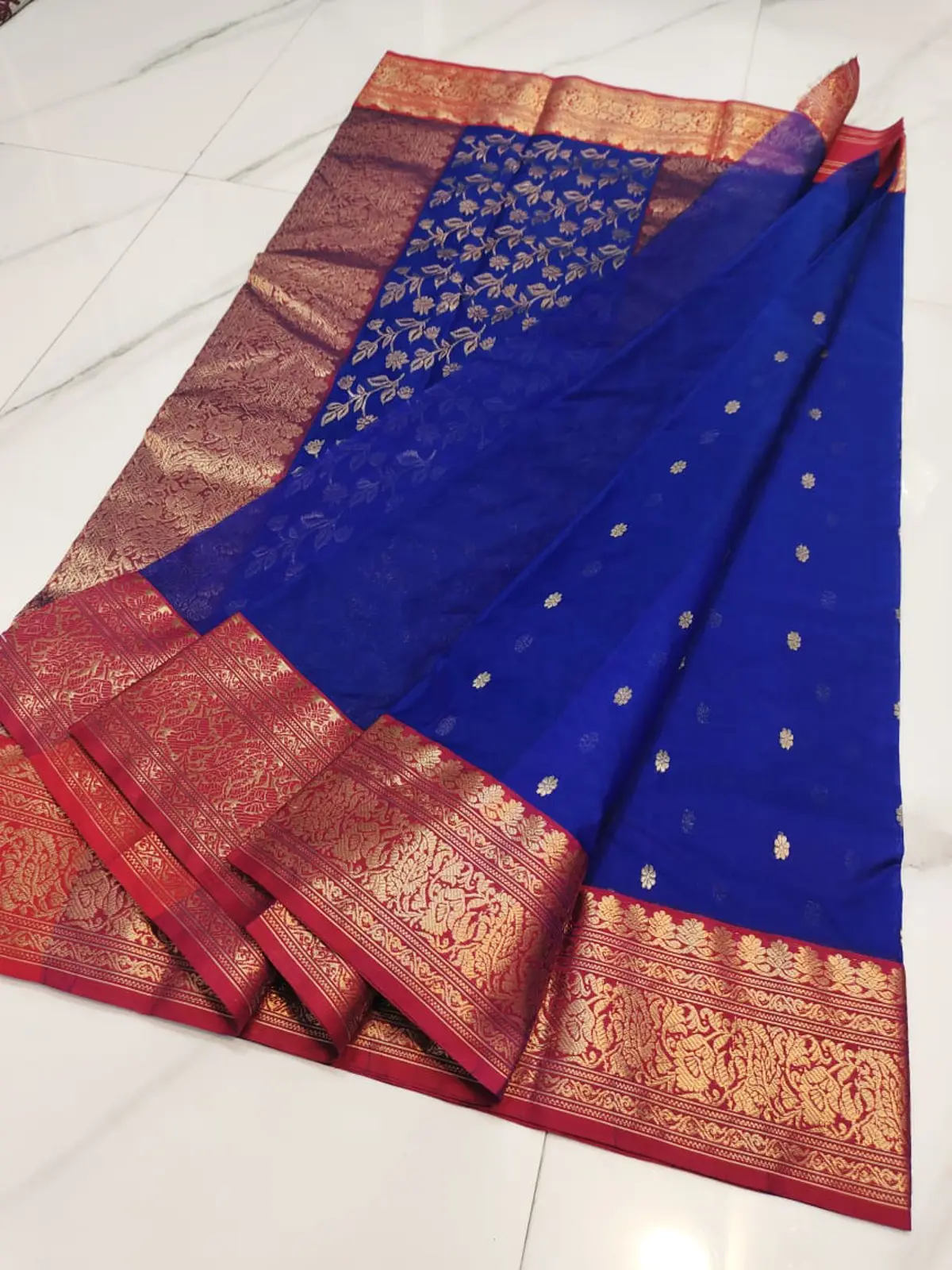 Handwoven Royal Blue Royal Blue with Intricate Floral Zari Kataan Silk - Authentic Chanderi Silk Saree Chanderi Saree - View 3