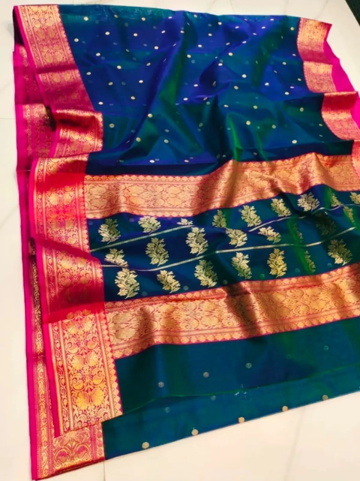 Handwoven Royal Blue Royal Blue with Intricate Zari Border Kataan Silk - Authentic Chanderi Silk Saree Chanderi Saree - View 2