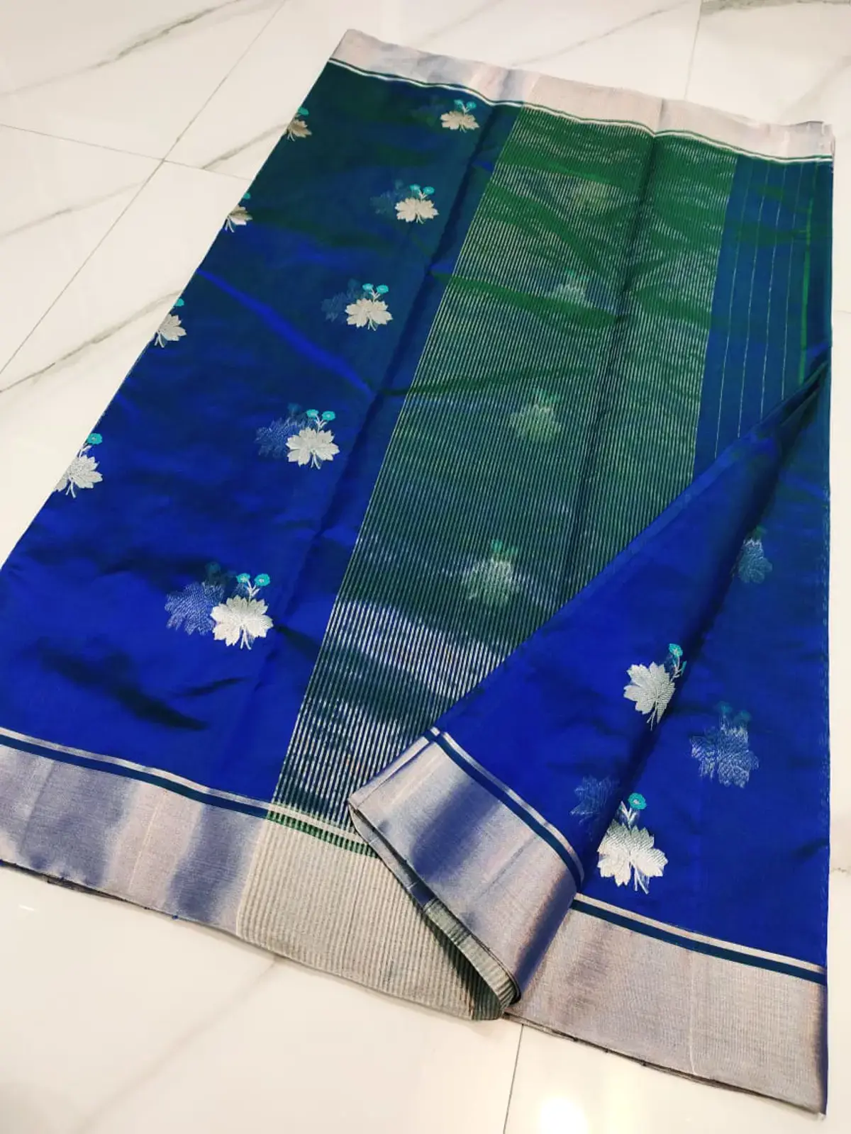 Handwoven Royal Elegance Sapphire Blue with Verdant Undertones and Silver Zari Floral Buttis Chanderi Silk - Authentic Chanderi Silk Saree Chanderi Saree - View 4