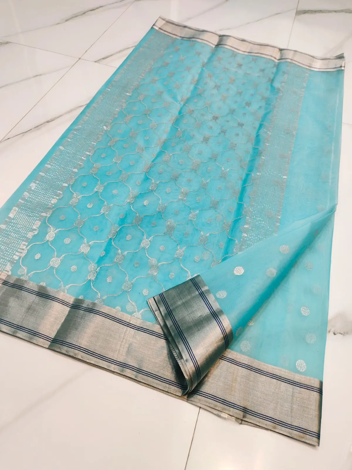 Handwoven Sky Blue & Silver Sky Blue with Silver Booti Kataan Silk - Authentic Chanderi Silk Saree Chanderi Saree - View 4