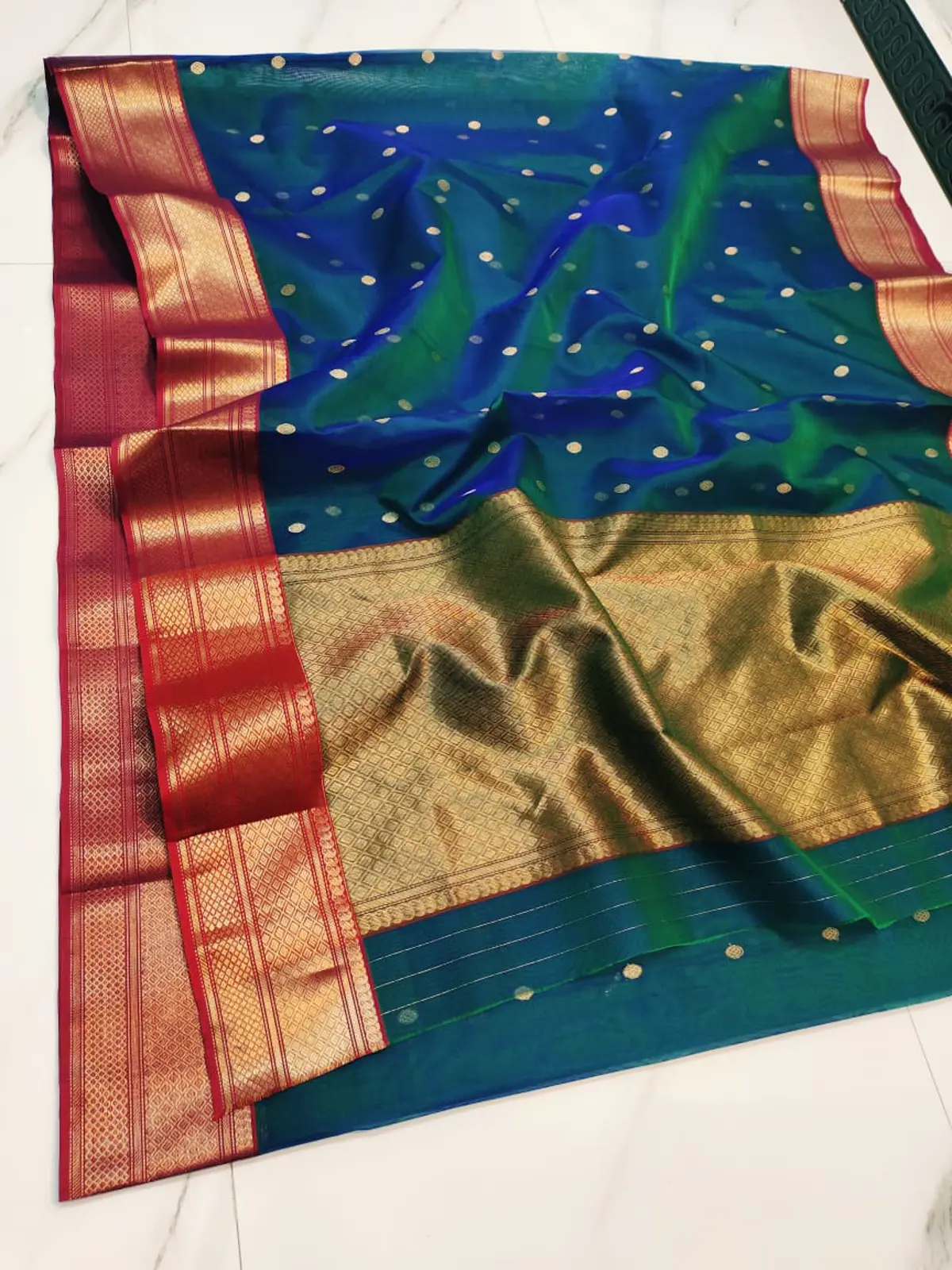 Handwoven Teal Blue Teal Blue with Gold Zari Border Kataan Silk - Authentic Chanderi Silk Saree Chanderi Saree - View 4