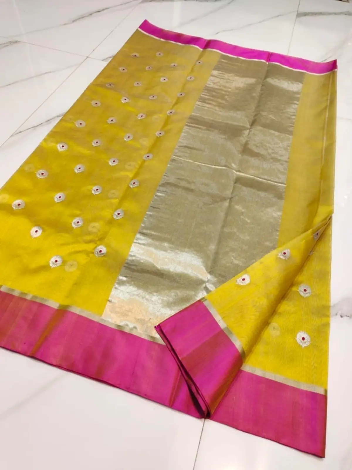 Handwoven Turmeric Yellow with Rani Pink Border Turmeric Yellow with Rani Pink Border Pattu Silk Saree - Authentic Chanderi Silk Saree Chanderi Saree - View 3