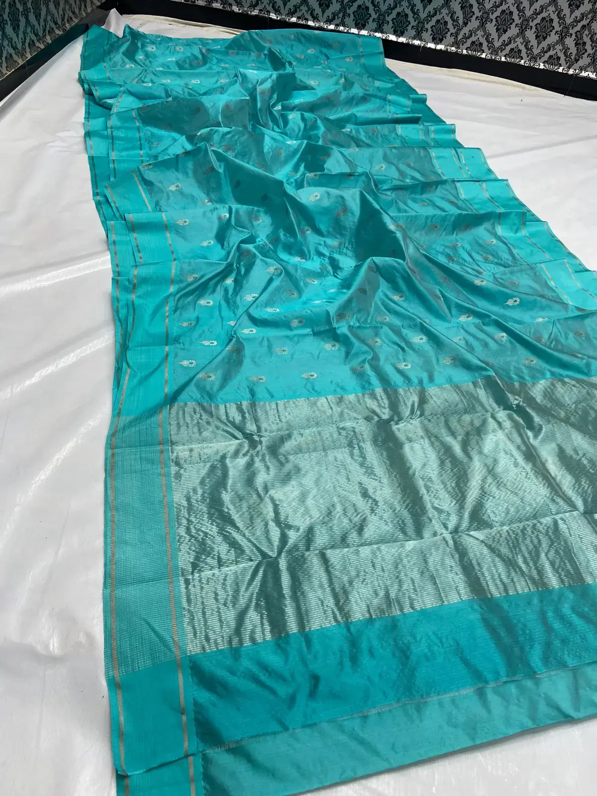 Handwoven Turquoise Blue Turquoise Radiance with Sterling Zari Motifs Pattu Silk - Authentic Chanderi Silk Saree Chanderi Saree - View 1